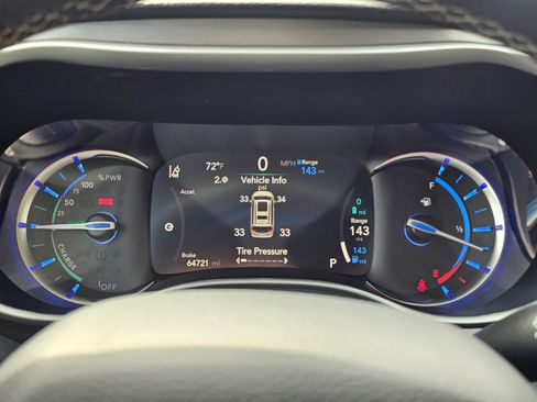 Used 2024 Chrysler Pacifica Limited FWD image 14