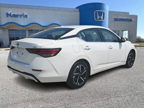 Used 2024 Nissan Sentra SV FWD image 4