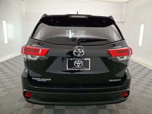 Used 2019 Toyota Highlander XLE image 23