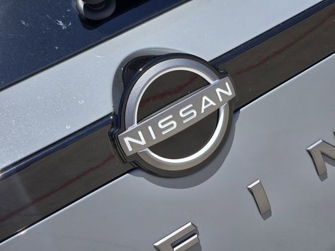 New 2026 Nissan Pathfinder Platinum AWD/4WD image 9