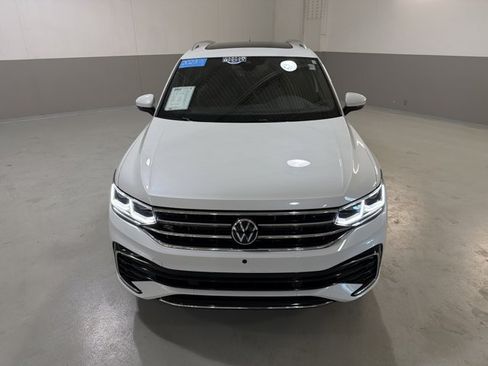 Certified 2023 Volkswagen Tiguan SEL R-Line AWD/4WD image 3