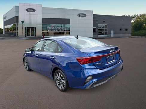 Used 2023 Kia Forte LXS w/ LXS Technology Package FWD image 7