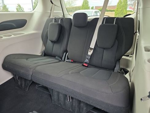 Used 2023 Chrysler Voyager LX FWD image 14