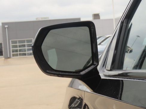 Used 2022 Chevrolet Tahoe Z71 AWD/4WD image 17