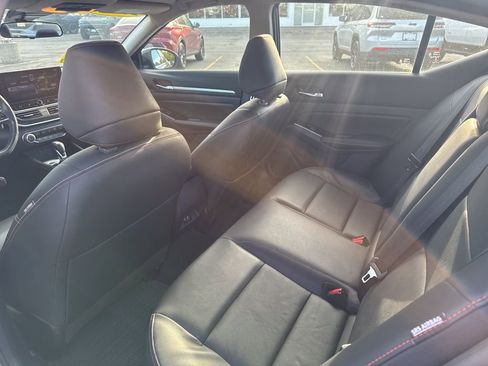 Used 2024 Nissan Altima 2.5 SR w/ SR Premium Package image 33