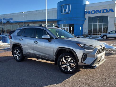 Used 2024 Toyota RAV4 SE image 10