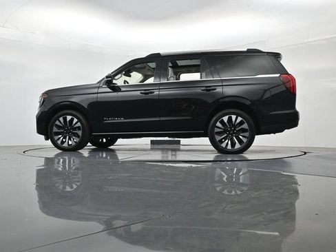 Certified 2025 Ford Expedition Platinum w/ Driver's Package AWD/4WD image 43