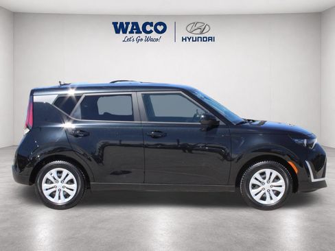 Used 2023 Kia Soul LX FWD image 9