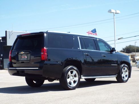 Used 2015 Chevrolet Suburban LTZ RWD image 6