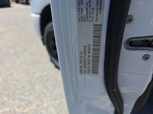 New 2026 RAM 2500 Laramie AWD/4WD image 41