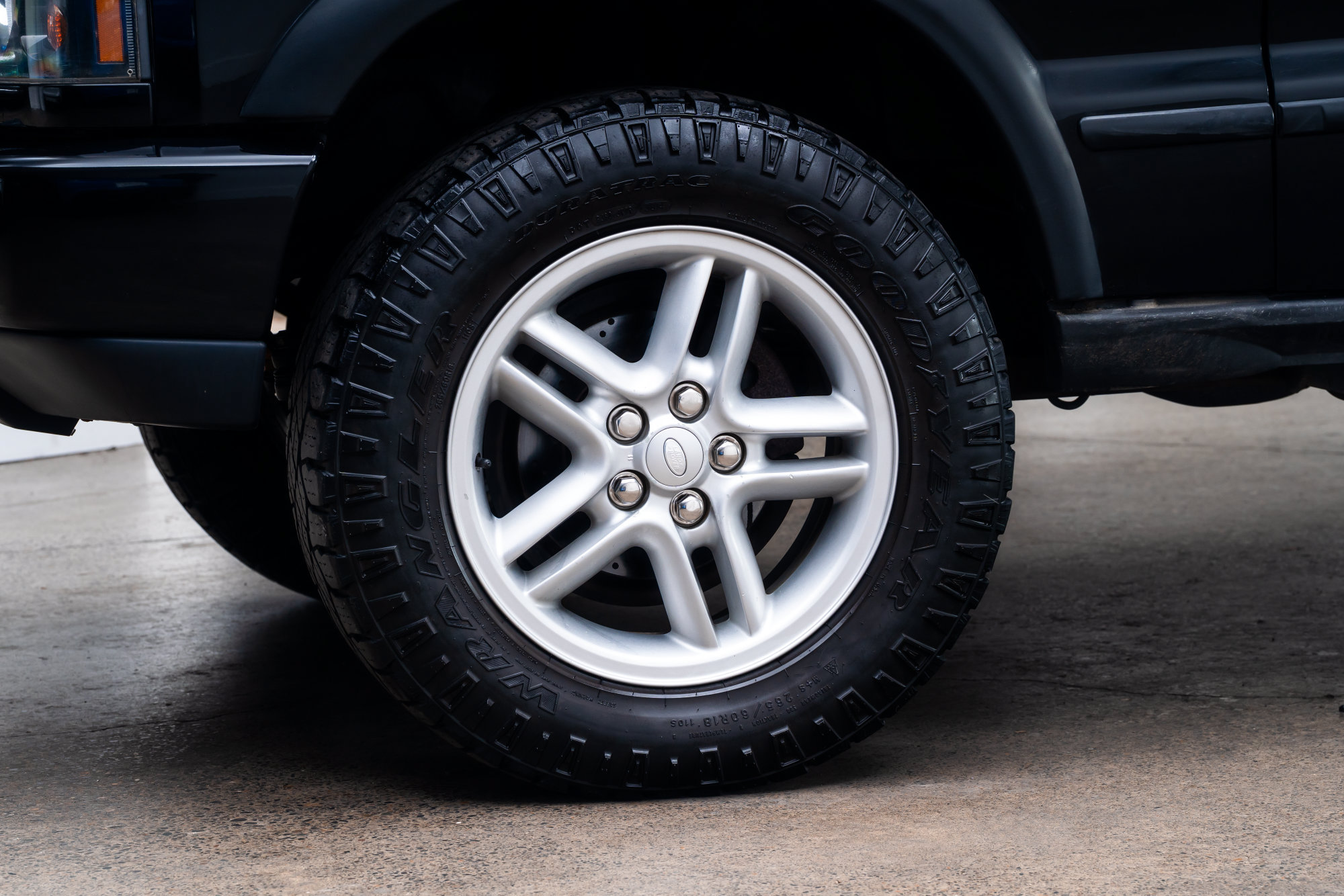 Used 2004 Land Rover Discovery SE AWD/4WD image 4