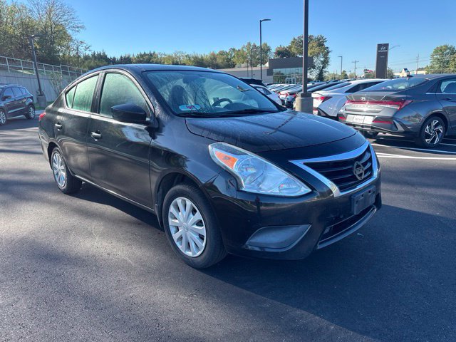 Used 2017 Nissan Versa S FWD image 1