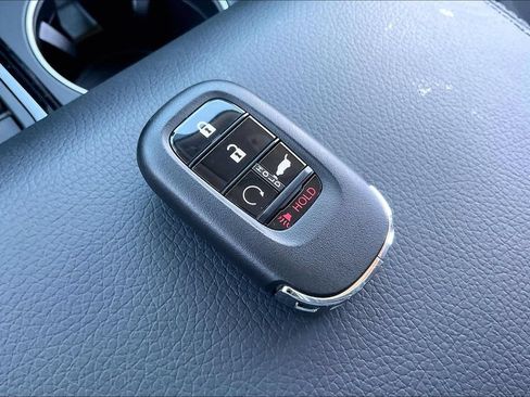 Used 2025 Honda Pilot Touring image 34