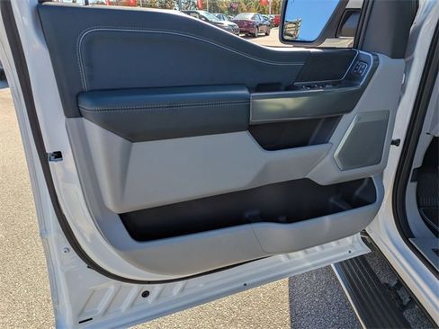 Used 2023 Ford F150 Limited image 11
