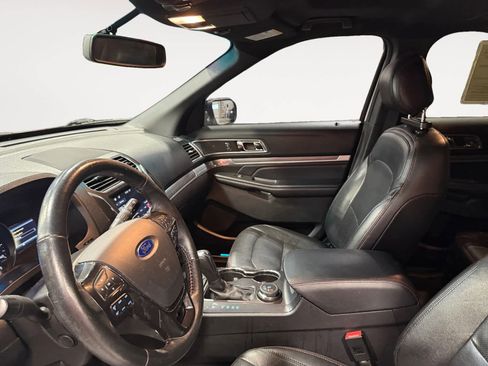 Used 2017 Ford Explorer Sport w/ Equipment Group 401A image 10
