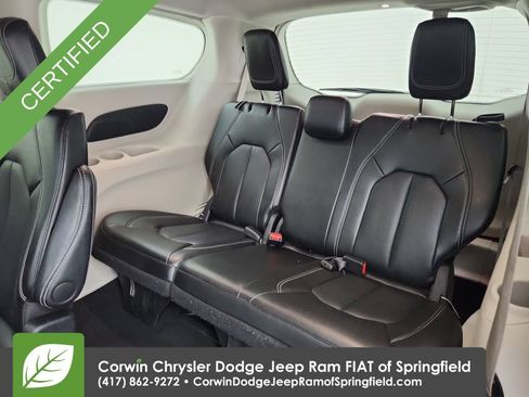 Certified 2024 Chrysler Pacifica Touring-L FWD image 29
