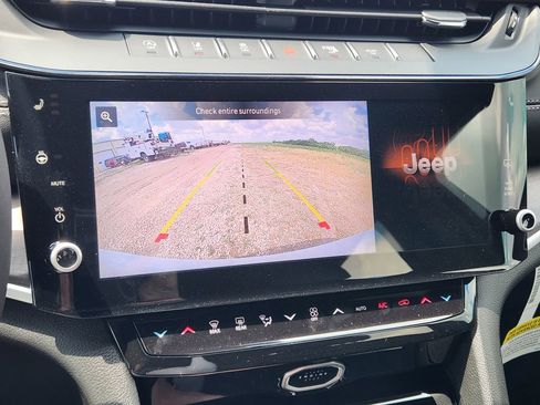 New 2026 Jeep Grand Cherokee Limited RWD image 12