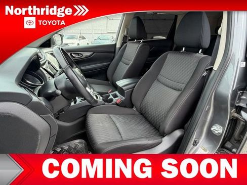 Used 2019 Nissan Rogue SV w/ Premium Package FWD image 6