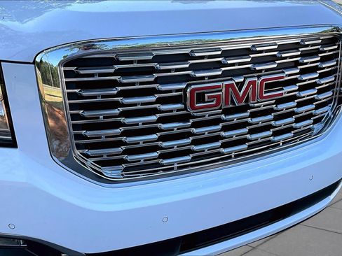 Used 2018 GMC Yukon Denali RWD image 30
