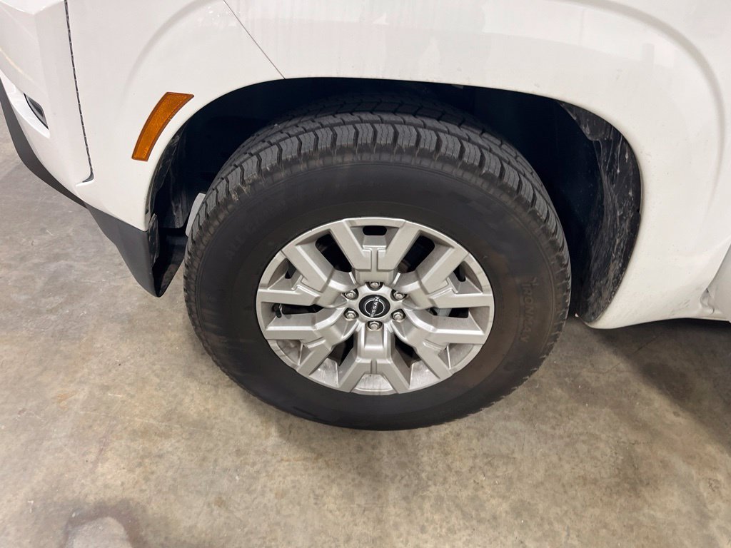 Used 2023 Nissan Frontier SV w/ Technology Package RWD image 14