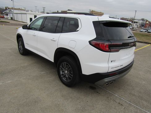 Used 2025 GMC Acadia Elevation AWD/4WD image 5