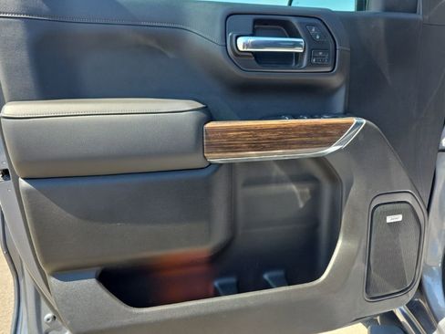 Used 2020 Chevrolet Silverado 1500 High Country w/ Technology Package image 15