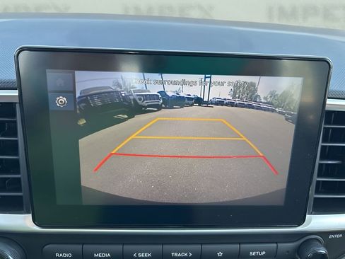 Used 2025 Hyundai Venue SEL FWD image 19