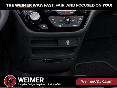 New 2027 Chrysler Pacifica Select AWD/4WD image 24