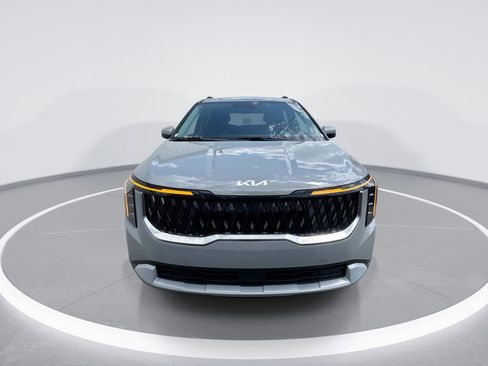 New 2026 Kia Carnival EX FWD image 3