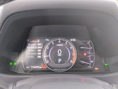 Used 2019 Lexus UX 200 w/ Premium Package FWD image 19