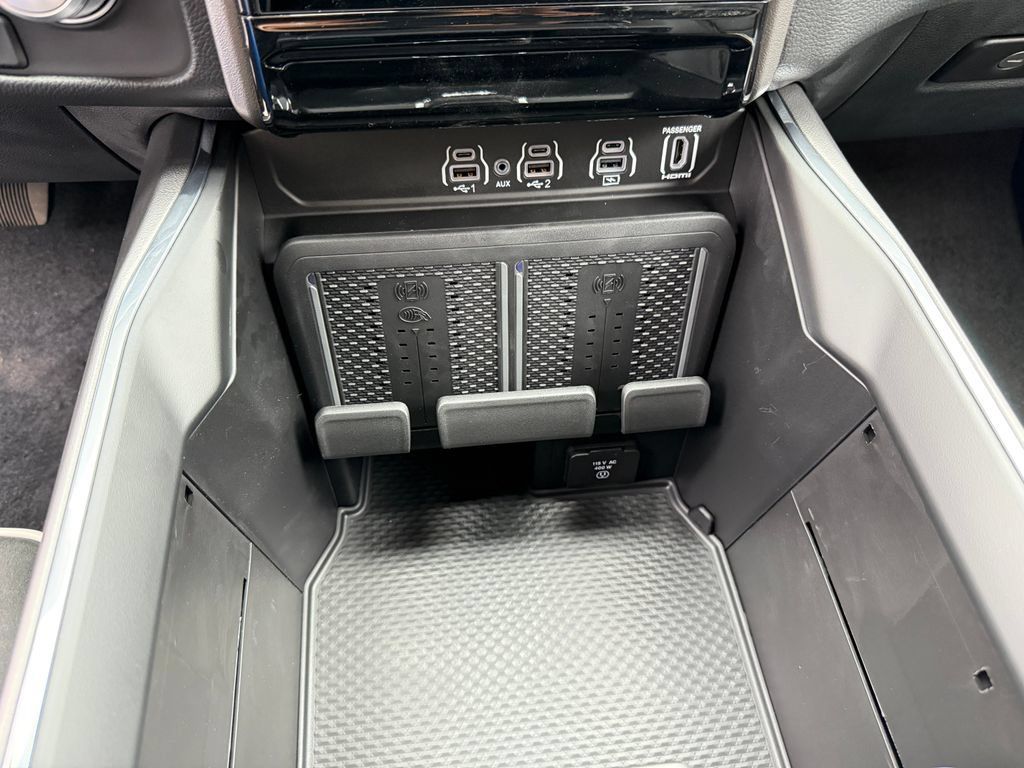 New 2026 RAM 1500 Laramie w/ Night Edition AWD/4WD image 31