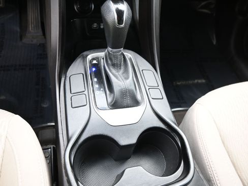 Used 2018 Hyundai Santa Fe SE image 18