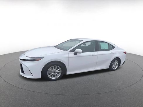 Used 2025 Toyota Camry LE image 8