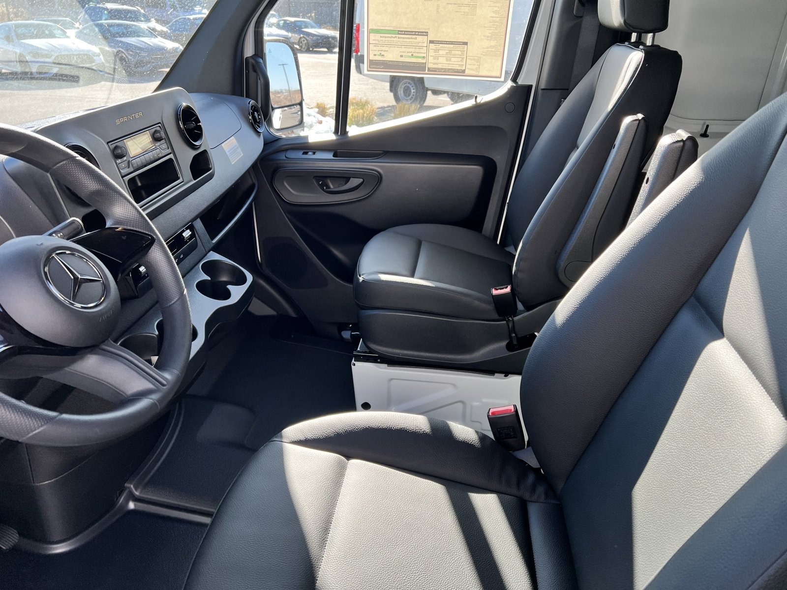 Used 2025 Mercedes-Benz Sprinter 2500 image 5