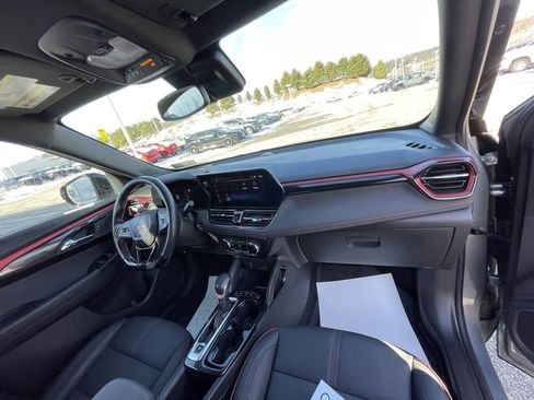 Used 2025 Chevrolet TrailBlazer RS w/ Convenience Package image 11