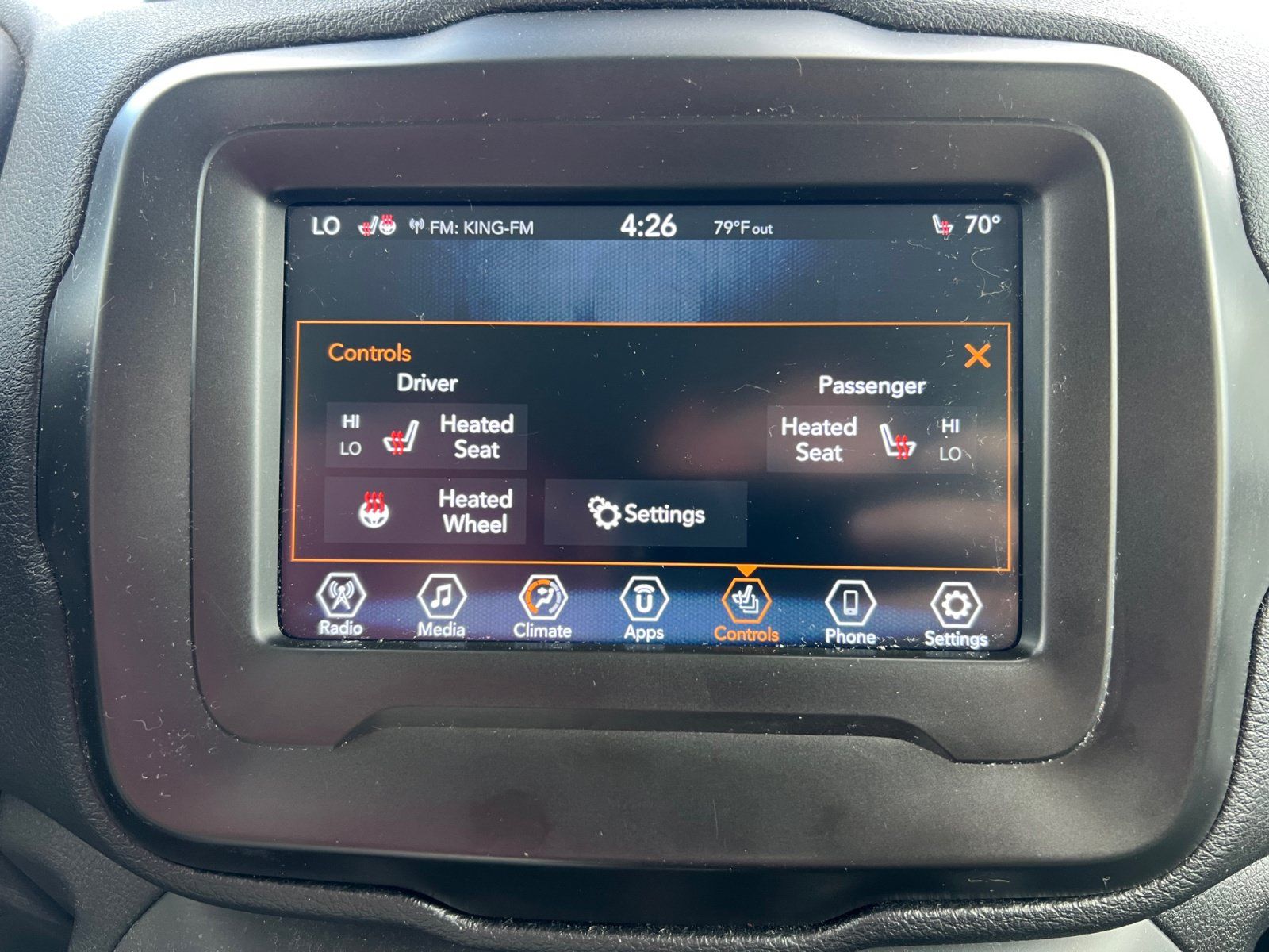 Used 2018 Jeep Renegade Latitude w/ Cold Weather Group AWD/4WD image 26