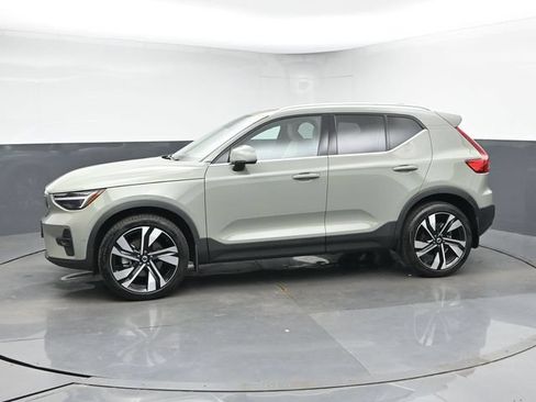 Used 2025 Volvo XC40 B5 Ultra w/ Climate Package AWD/4WD image 6
