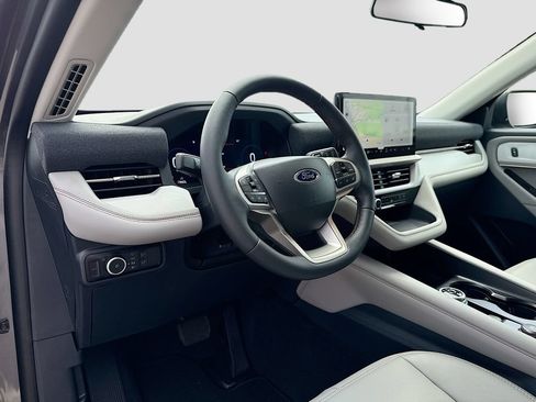 New 2026 Ford Explorer Active w/ Active Comfort Package RWD image 9