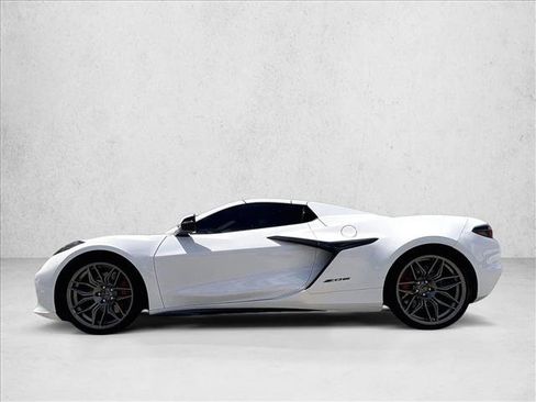 Used 2025 Chevrolet Corvette Z06 RWD image 6