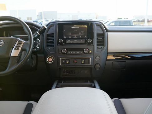 Used 2024 Nissan Titan SV w/ SV Convenience Package image 26