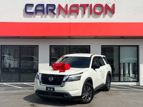 Used 2023 Nissan Pathfinder S AWD/4WD image 2