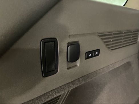 Used 2024 Lincoln Nautilus Reserve image 9