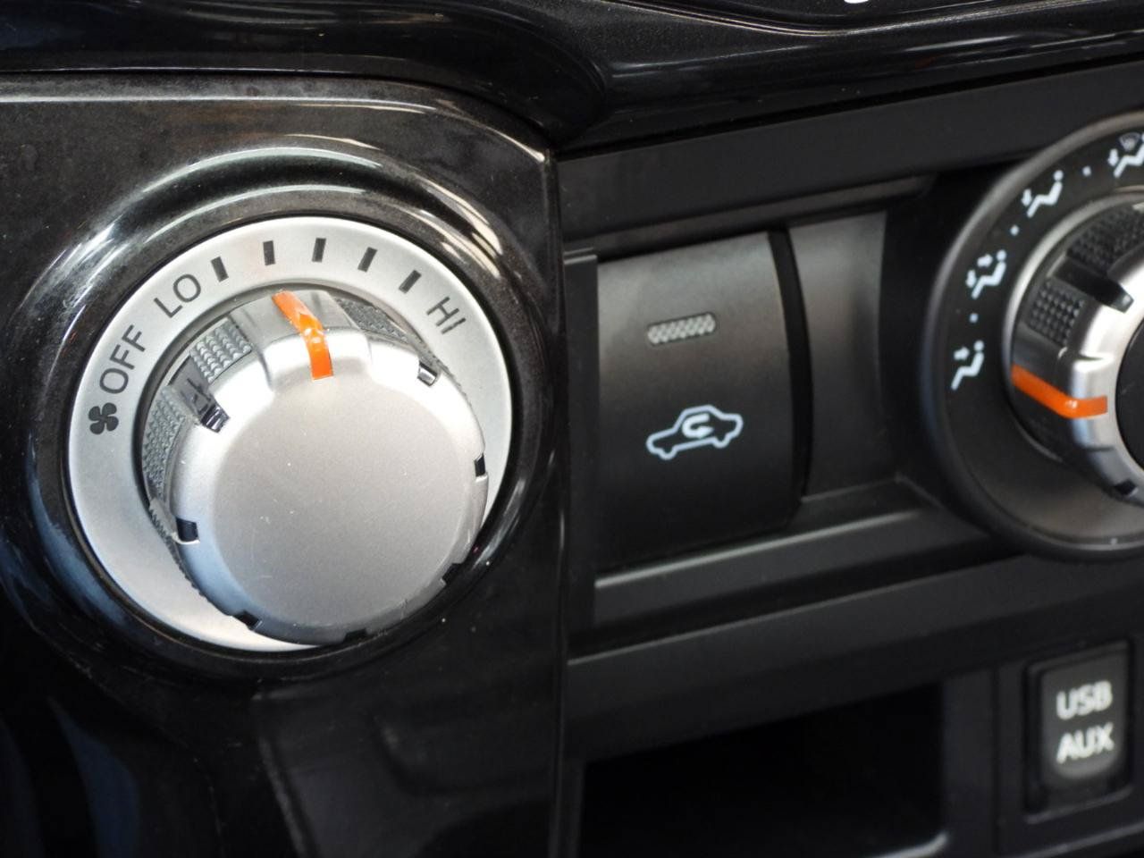 Used 2018 Toyota 4Runner TRD Off-Road Premium AWD/4WD image 99