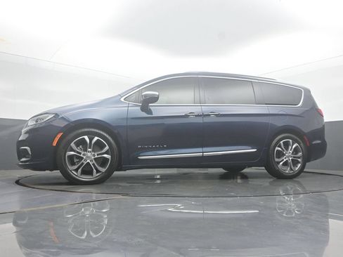 Used 2022 Chrysler Pacifica Pinnacle FWD image 48
