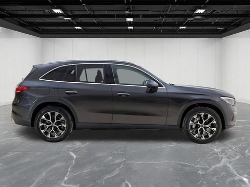 Used 2025 Mercedes-Benz GLC 350e 4MATIC w/ Driver Assistance Package image 8