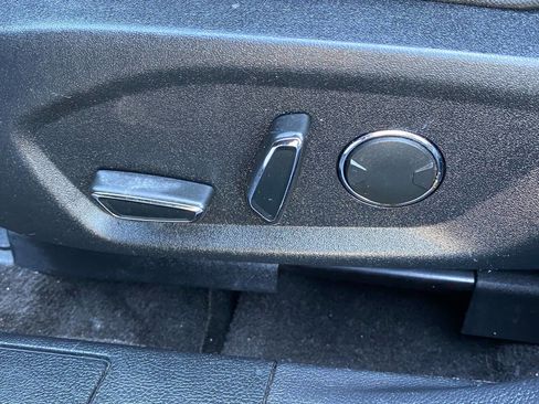 Used 2020 Ford Fusion SE FWD image 15