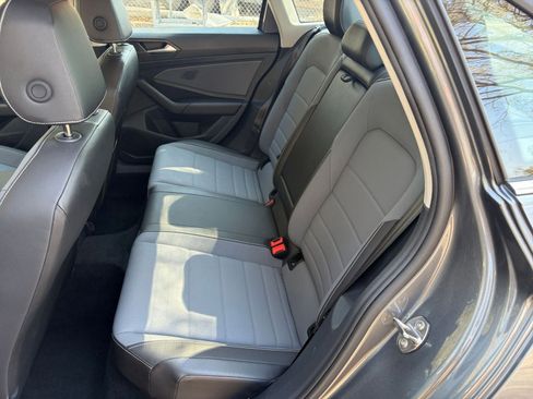 Used 2025 Volkswagen Jetta SE image 34