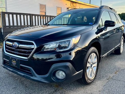 Used 2018 Subaru Outback 2.5i Premium AWD/4WD image 1
