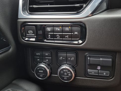 Certified 2025 GMC Yukon Denali w/ Denali Reserve Package image 25