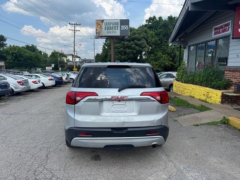 Used 2017 GMC Acadia SLE image 4